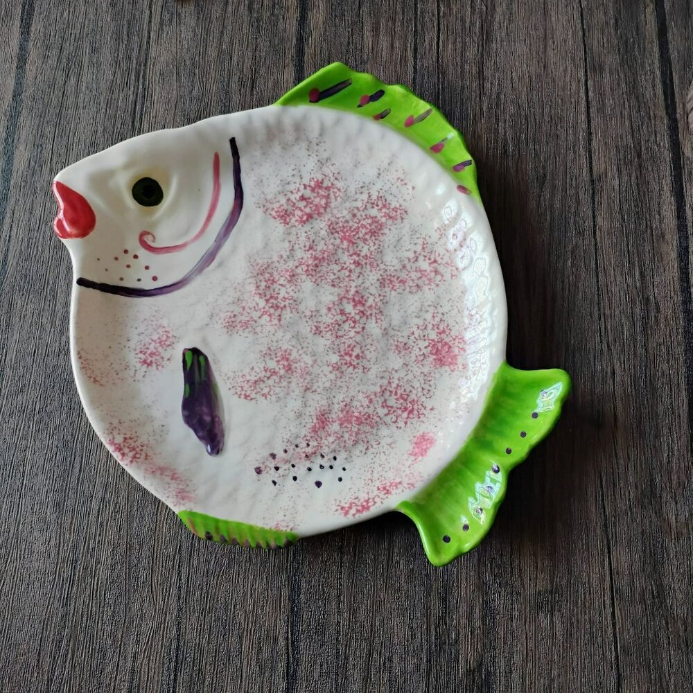 Vintage Holland Mold Fish Plate, 11" 1970s Hand-Painted Ceramic Coastal Platter - Picture 3 of 7